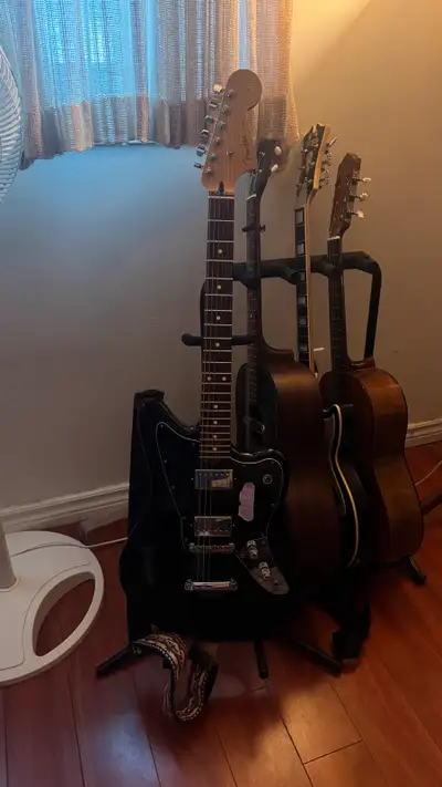 Fender Blacktop Jaguar 2011 (TRADE for Jaguar with single coils), View more