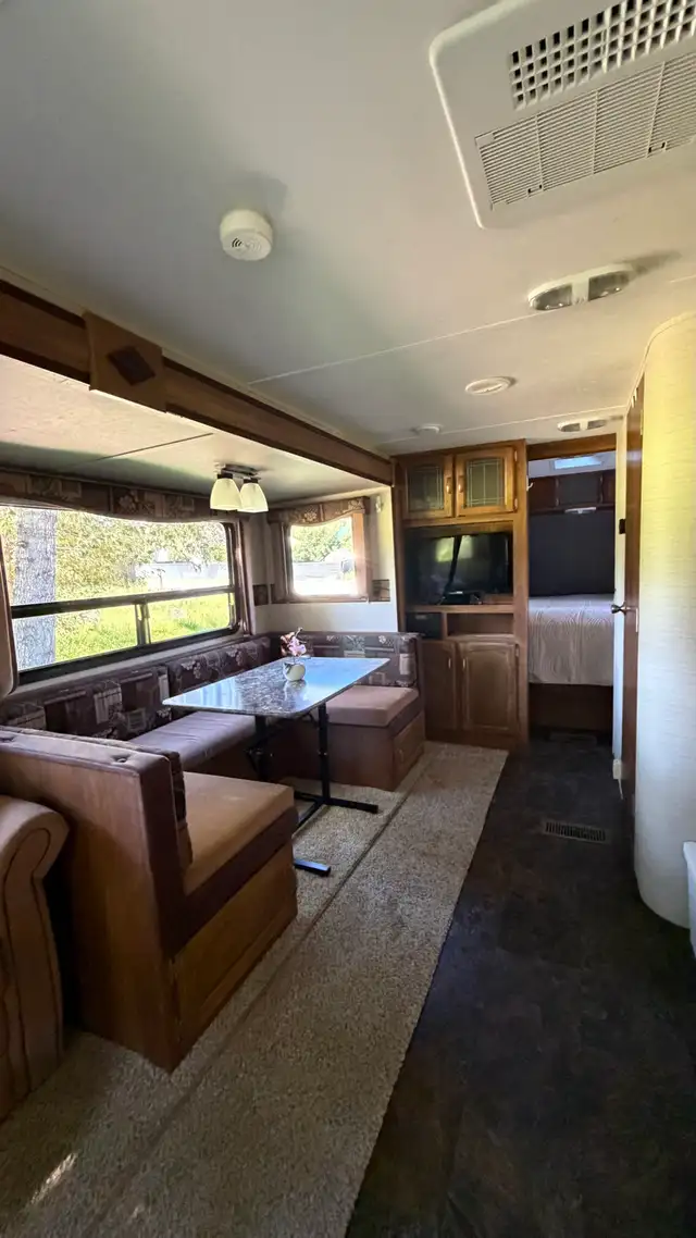 2015 Springdale travel trailer  in Travel Trailers & Campers in Cranbrook - Image 9