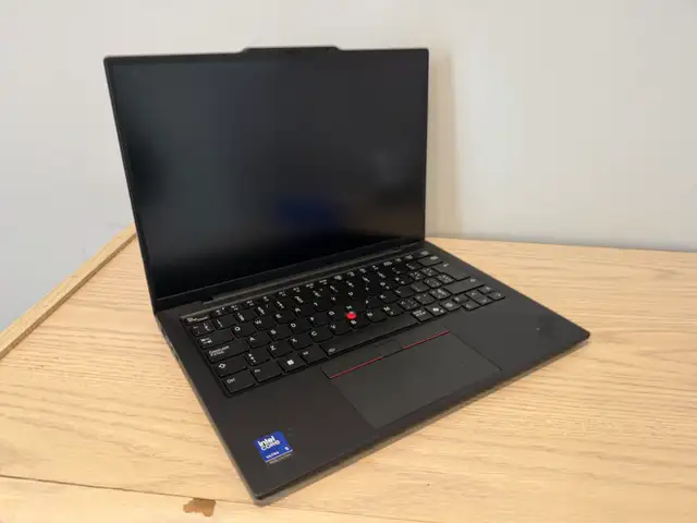 Lenovo ThinkPad X1 Carbon Gen 13 Aura Edition (Model 21NX00FRUS) in Laptops in City of Montréal - Image 5