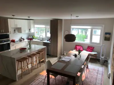 Bright and open recently renovated townhouse with 3 bedrooms - 2 bedrooms on the top floor with a ba...