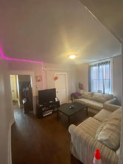 ROOMS FOR RENT - FEMALE ONLY Looking for a safe, clean, and friendly place to live in Downtown Peter...