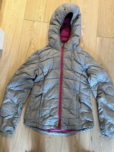 Manteau printemps/ automne, style « doudoune » de marque Lolë, grandeur small. Porter par une seule...