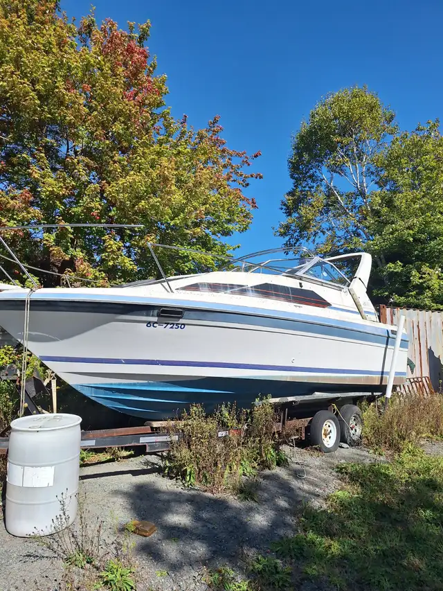 Old Bay liner boat in Powerboats & Motorboats in Cole Harbour - Image 2