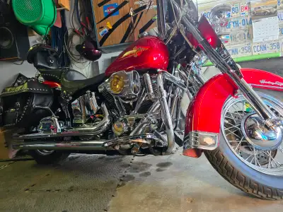 This well-maintained 1993 Harley-Davidson Heritage Softail Classic features a powerful 1340cc Evolut...