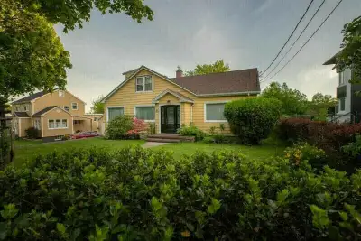 Live in the heart of downtown Dartmouth—one of the most vibrant and walkable neighborhoods in the ci...