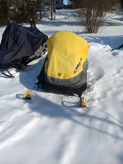 Good shape 600 carb with reverse needs nothing 10662 kilometers trades are welcomed