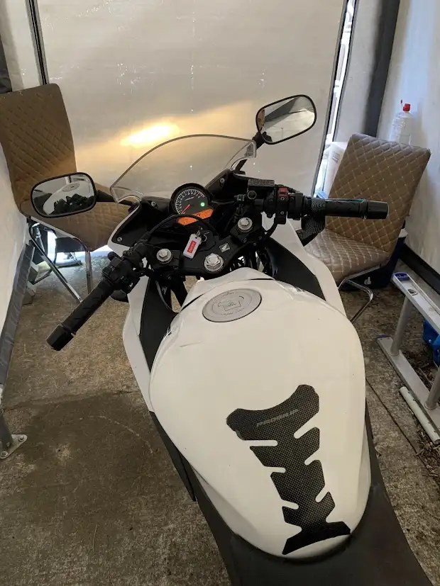 Honda CBR125r Motorcycle 2014 in Sport Bikes in Mississauga / Peel Region - Image 4