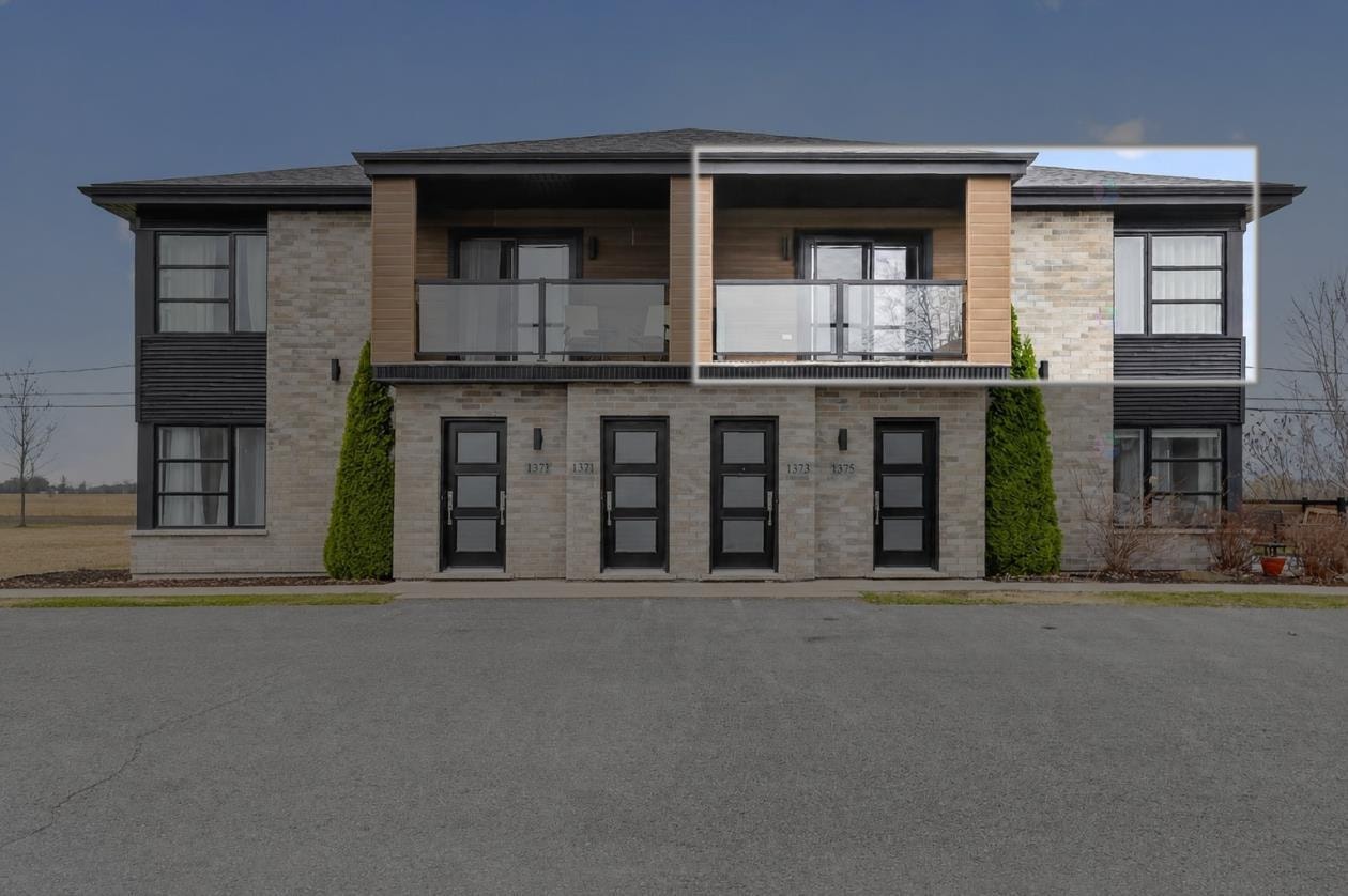 Condo 2 chambres + 2 stationnements — photo 1