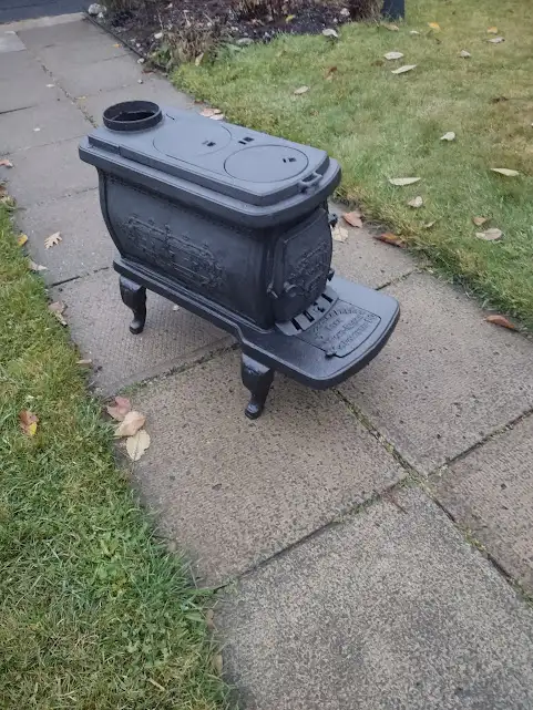Poele A Bois Box Stove En Fonte Laroche No 25 in Fireplace & Firewood in Thetford Mines - Image 3