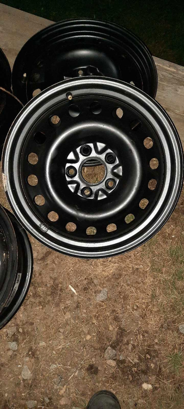 5×120×17 winter rims off a Chevy Equinox like new $150 obo in Tires & Rims in Petawawa - Image 4