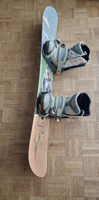 Ens. planche à neige 125 cm, fixations et bottes VANS dans Planches à neige  à Longueuil/Rive Sud