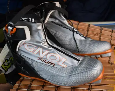 Men’s Cross Country Ski Boots - NNN Size US 11 (EU 45, UK 10.5) Rossignol Xium Cockpit Thermo Adjust...