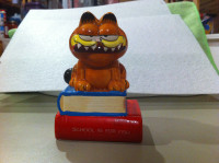 Garfield - Vintage 'School Is For Fish' Ceramic Figurine