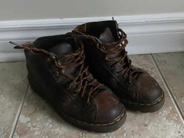 Doc Martin hiking boots  in Women's - Shoes in Oshawa / Durham Region - Image 3
