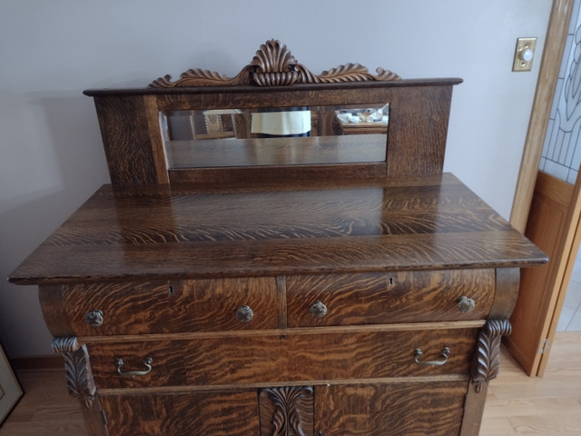 Vaisselier Victorienne  /Victorian Buffet dans Buffets et vaisseliers  à Longueuil/Rive Sud - Image 4