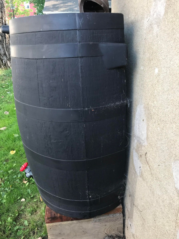 Baril récupérateur d'eau de pluie dans Mobilier pour terrasse et jardin  à Ville de Québec