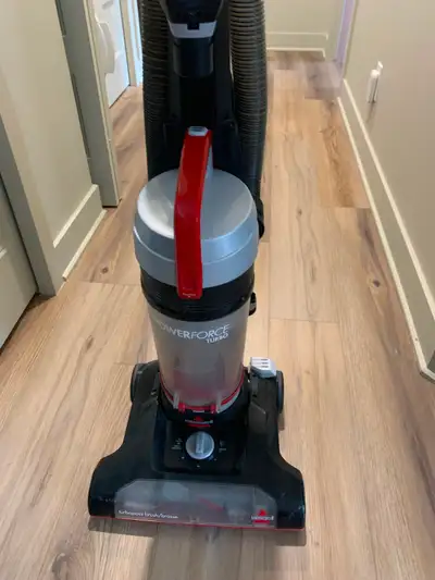Aspirateur vertical sans sac PowerForce Turbo Pet de Bissell, View more