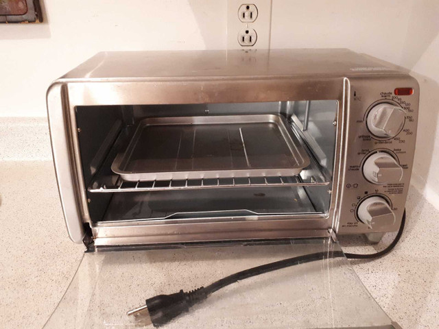Toaster Oven in Toasters & Toaster Ovens in Trenton