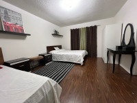 Beautiful Rooms- Girls only House- AirPort & Bovaird