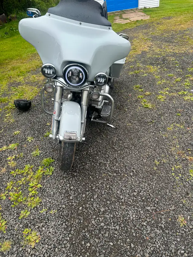 2009 Electra glide in Touring in Annapolis Valley - Image 4