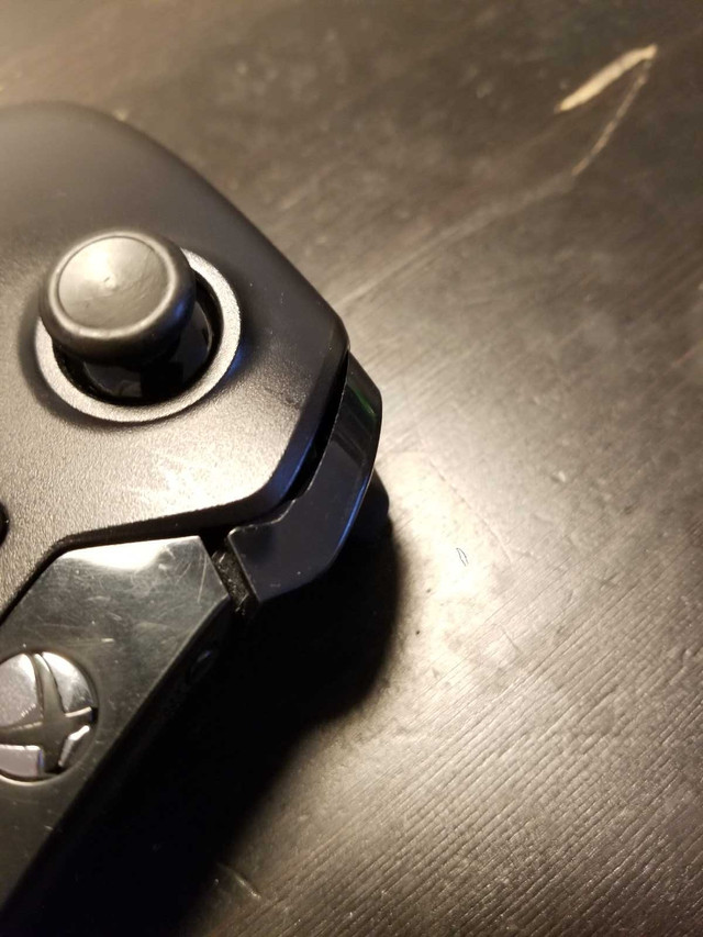 Broken LB. Xbox One controller. Works otherwise. in XBOX One in Mississauga / Peel Region - Image 3