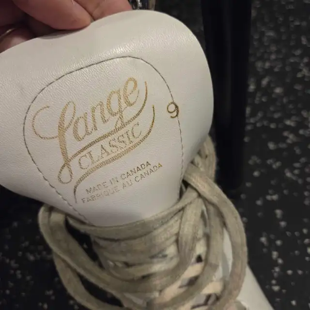 Lange Classic White Ice Skates (Womens / Ladies) Size 9 in Skates & Blades in Calgary - Image 6