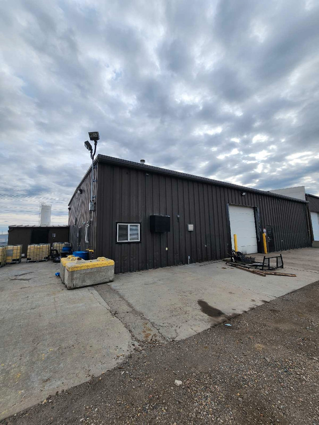 Shop/Storage space for Rent in Commercial & Office Space for Rent in Medicine Hat