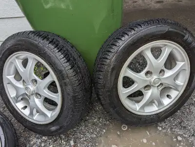 Mag tres propres avec tire d'été, etais sur mon écho demande 300$ léger nego 438 395 8475