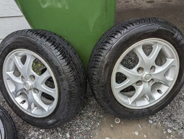tire été 14" mag toyota in Tires & Rims in Drummondville - Image 2