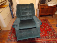 Comfy Green Recliner Chair 3 positions works well no rips/tears