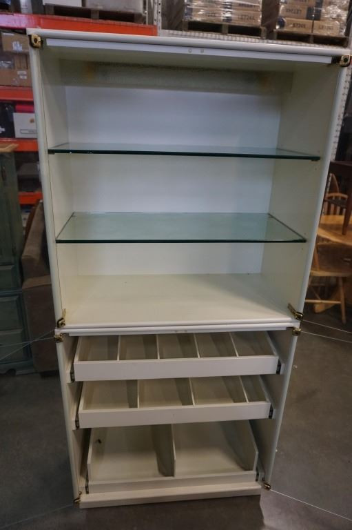 Display Cabinet with lights in Hutches & Display Cabinets in Burnaby/New Westminster - Image 4