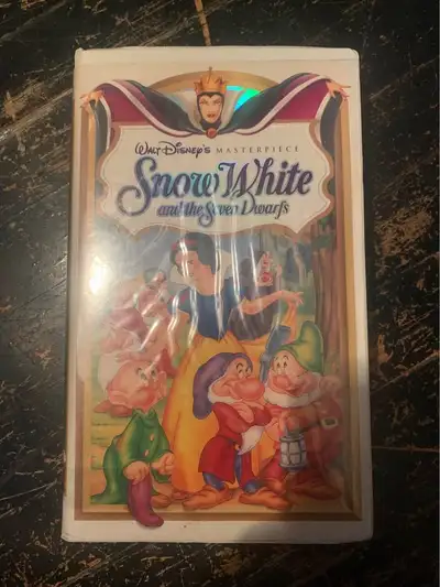 WALT DISNEY MASTERPIECE COLLECTION - Snow White VHS tape RARE 1524 Edition, in like new condition.