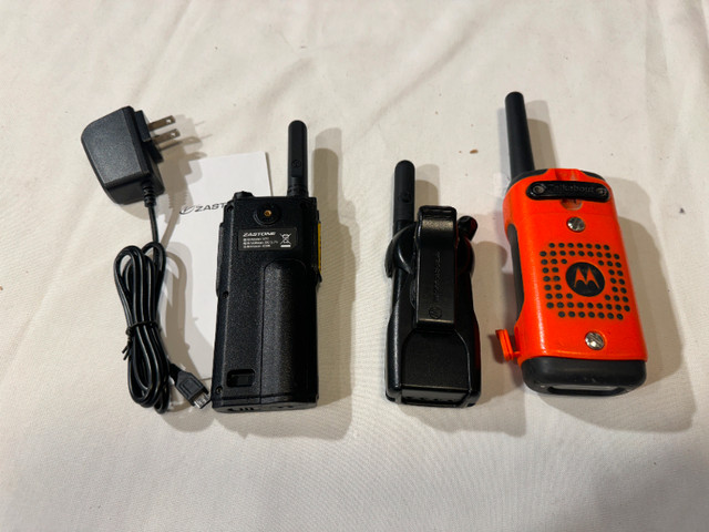 3x Random Walkie Talkie Radios in General Electronics in Mississauga / Peel Region - Image 2