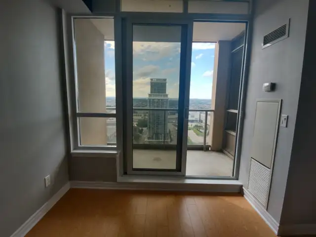 Room for Rent in Mississauga City Center in Short Term Rentals in Mississauga / Peel Region - Image 10