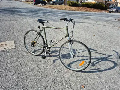 CCM H550 extra large hybrid bike (24" frame), View more