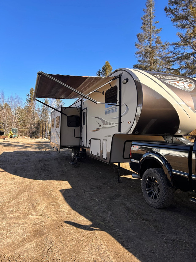 2014 winnebago fifth wheel  in Travel Trailers & Campers in Petawawa