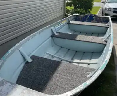 Boat and trailer refurbishing, repairs, polishing and waxing. Rotten or damaged wood repair, vinyl,...