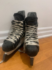 Bauer Supreme 1000 Hockey Skates
