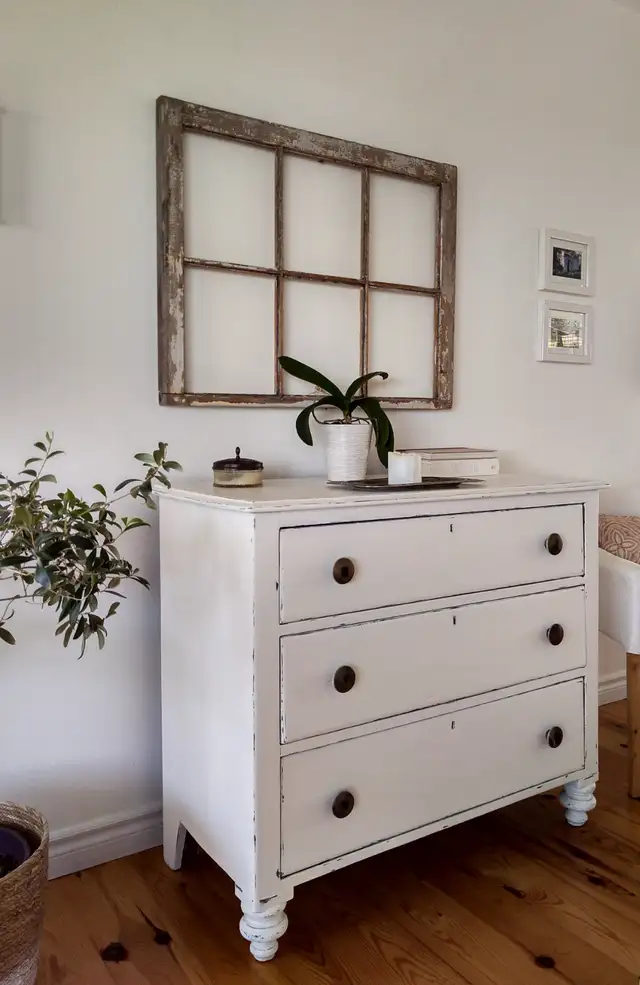 Antique Chest of Drawers | Dresser in Dressers & Wardrobes in City of Toronto - Image 6
