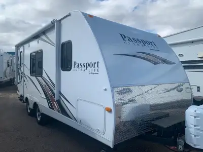 2011 Keystone Passport travel trailer model 195RB 24.5 feet long. Queen walkaround bed, also dining...