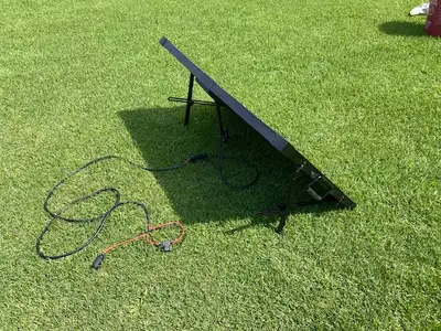 100 Watt folding solar panel c/w case and 25' extension cable. Ideal for charging RV batteries.