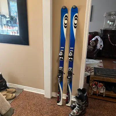 160 Salomon ski with boots , View more