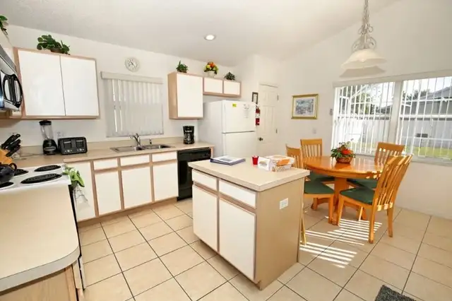Florida Home near Disney with Private Pool in Florida in Canada - Image 5