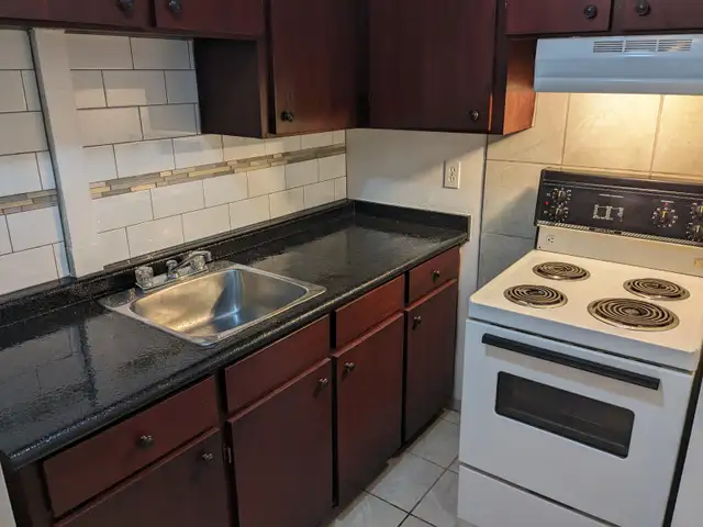 One Bedroom Apt. Downtown. All incl. utils. $1,125