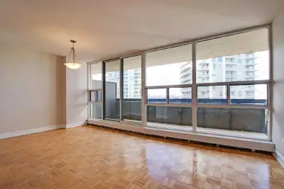 Accommodation available from April 1st for a couple or 2 girls at 125 Parkway Forest Drive in a 2 sh...