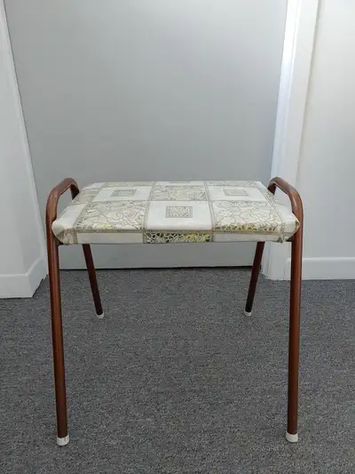 Petit banc, View more