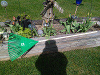 New Vintage Sears 20 Poly Tine 17 Inch Lawn Rake with 52 Inch Ha