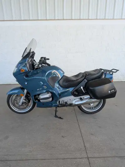 2001 BMW R1150RT – Touring Motorcycle For sale: 2001 BMW R1150RT in classic BMW touring style. A gre...