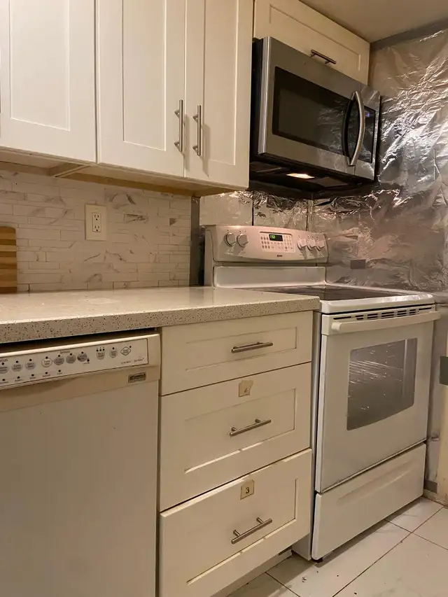 Furnished Room for couple/2 Person Available from April 1st in Room Rentals & Roommates in City of Toronto - Image 4