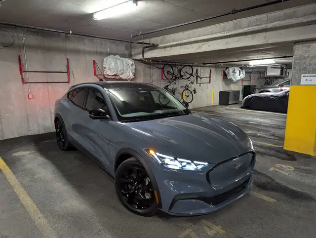 Ford Mustang Mach-E Select in Cars & Trucks in Sherbrooke - Image 2